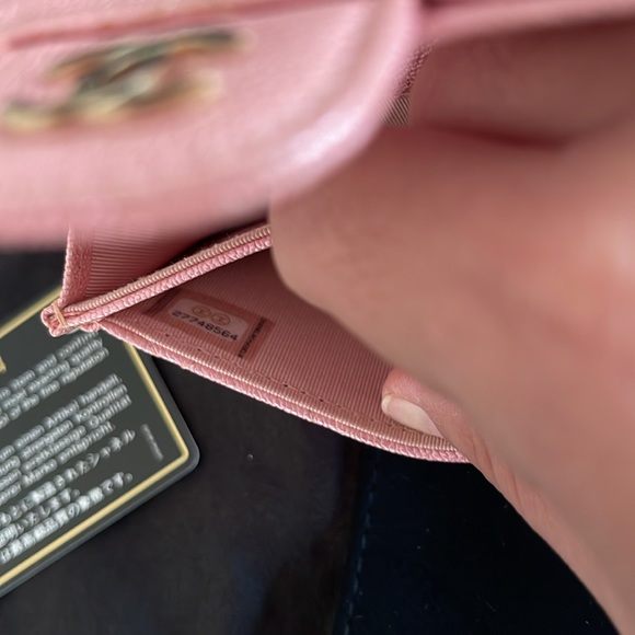 Chanel 19S Pink Iridescent O-Card Holder - Picture 8 of 9